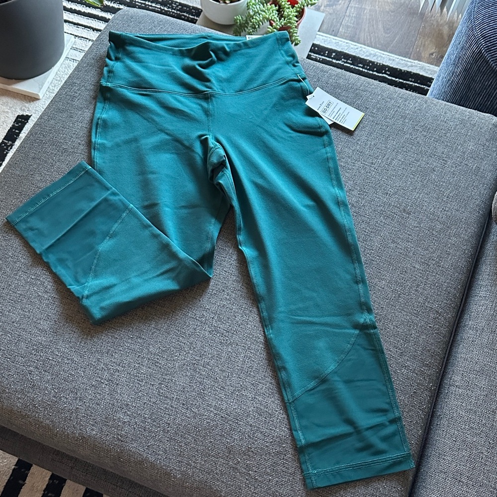 NWT Old Navy Active Go-Dry High Rise Elevate Crop Leggings in Dark Green